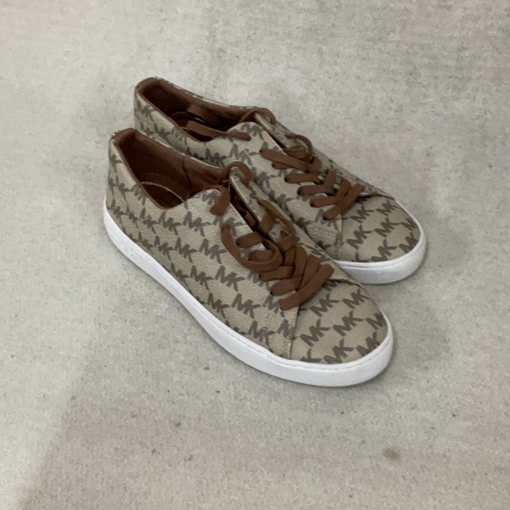 Sneakers mk